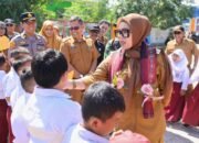 Bupati Barru Andi Ina Tinjau MPLS, Titip Pesan Bentuk Karakter dan Raih Prestasi