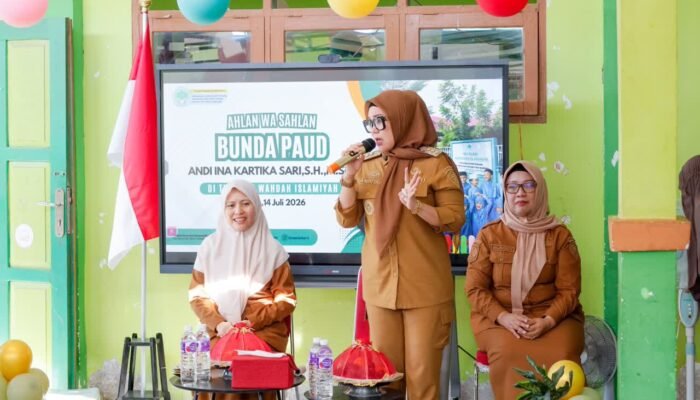 Bupati Barru Ajak Guru Didik Anak dengan Kasih Sayang Saat Kunjungi MPLS TK Islam Wahdah
