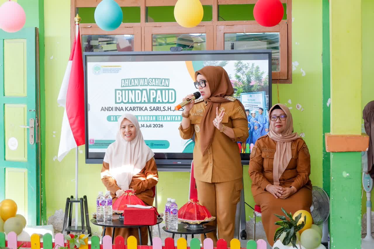Bupati Barru, Andi Ina Kartika Sari Tinjau pelaksanaan Masa Pengenalan Lingkungan Sekolah (MPLS) di TK Islam Wahdah Islamiyah Kabupaten Barru, Selasa (14/7/2026).