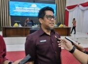 Wakil Ketua DPRD Gowa, Hasrul Abdul Rajab saat konfirmasi usai Rapat Paripurna diskors, (Foto/TerasKota).