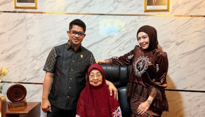 Hasrul Abdul Rajab Unggah Foto Bersama Keluarga, Kirim Pesan tentang Integritas dan Tanggung Jawab di Tengah Hak Angket