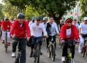 Meriahkan HUT ke-81 RI, Bupati Barru Bersama Ratusan Warga Ikuti Sepeda Santai