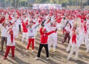 Ribuan Warga Senam Massal Gelora Merah Putih Bupati Barru Tambah Doorprize 2 Sepeda