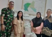 Babinsa Koramil 05/Pallangga Dampingi Pembagian Bantuan Beras BPN di Kecamatan Pallangga