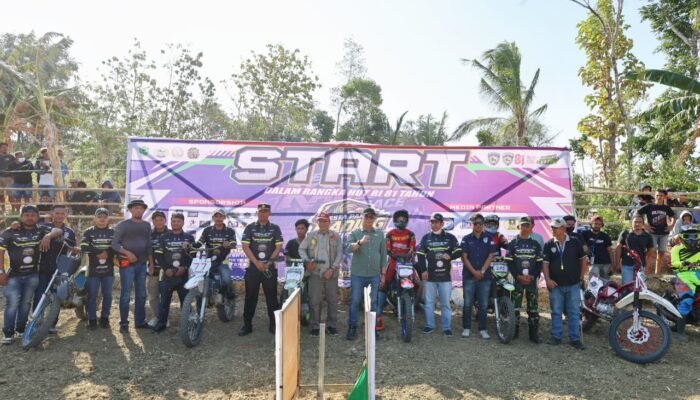 Wabup Barru Abustan Buka Lomba Balap Motor Taxi Kading Cup Race 2026 di Sirkuit Arung Nio