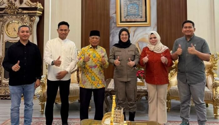 Elite Politik Gowa Mulai Bertemu, Ambas Syam Sambangi Husniah