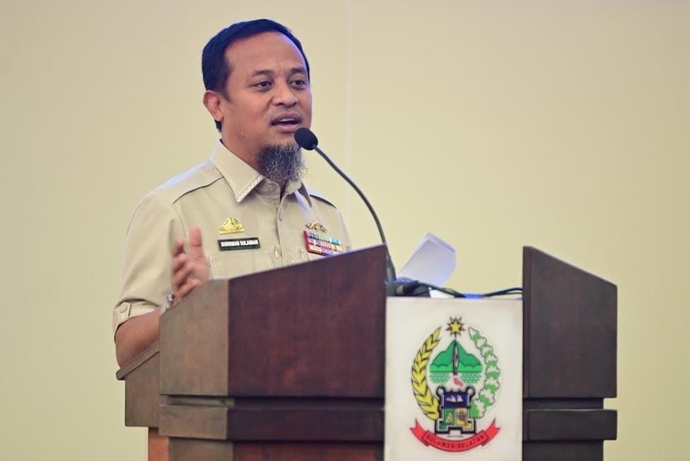 Gubernur Sulawesi Selatan, Andi Sudirman Sulaiman memastikan roda pemerintahan Kabupaten Gowa tetap berjalan.
