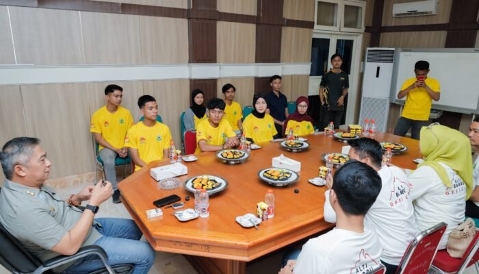 Wabup Barru Abustan Lepas Kontingen ALTI Dukung Pengembangan Olahraga Lari Trail