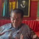 Jufri Tenri Bali alias Puang Pile, tokoh pelestari sejarah dan budaya Gowa yang dikenal sebagai kurator utama Museum Balla Lompoa. Ia mendedikasikan diri untuk merawat dan memperkenalkan berbagai peninggalan sejarah Kerajaan Gowa kepada masyarakat dan generasi muda, (Foto/TerasKota).