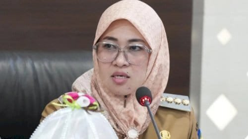 Inkonsistensi sikap dan kebijakan Bupati Gowa, Husniah Talenrang menjadi perhatian publik. Perbedaan antara pernyataan dan langkah yang diambil memunculkan tuntutan agar setiap keputusan dijelaskan secara terbuka, konsisten, dan dapat dipertanggungjawabkan.