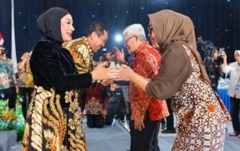 Bupati Barru Andi Ina Kartika Sari Hadiri Malam Kenal Pamit Kapolda Sulsel