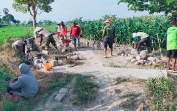 Hari Ke-5 Pra TMMD Ke-130, Personel Kodim 1409/Gowa Bersama Warga Genjot Fisik Talud
