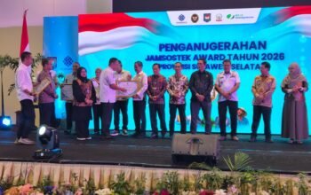 Penyerahan penghargaan Jamsostek Award 2026 Sulawesi Selatan di Claro Hotel Makassar, Rabu (21/10). Pemkab Gowa meraih peringkat kelima dan Desa Tangkebajeng peringkat ketiga kategori Pemerintah Desa.