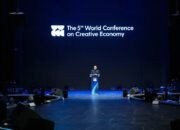 Menteri Ekonomi Kreatif/Kepala Badan Ekonomi Kreatif Teuku Riefky Harsya menyampaikan sambutan dalam pembukaan The 5th World Conference on Creative Economy (WCCE) 2026 di Jakarta, Kamis (22/10/2026). Forum internasional ini membahas penguatan ekosistem ekonomi kreatif yang inklusif dan berkelanjutan. (Foto/TerasKota).
