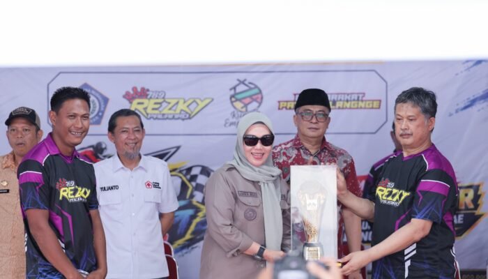 Bupati Barru Andi Ina Buka Katinting Race Palanro 2026, Dorong Potensi Wisata Bahari