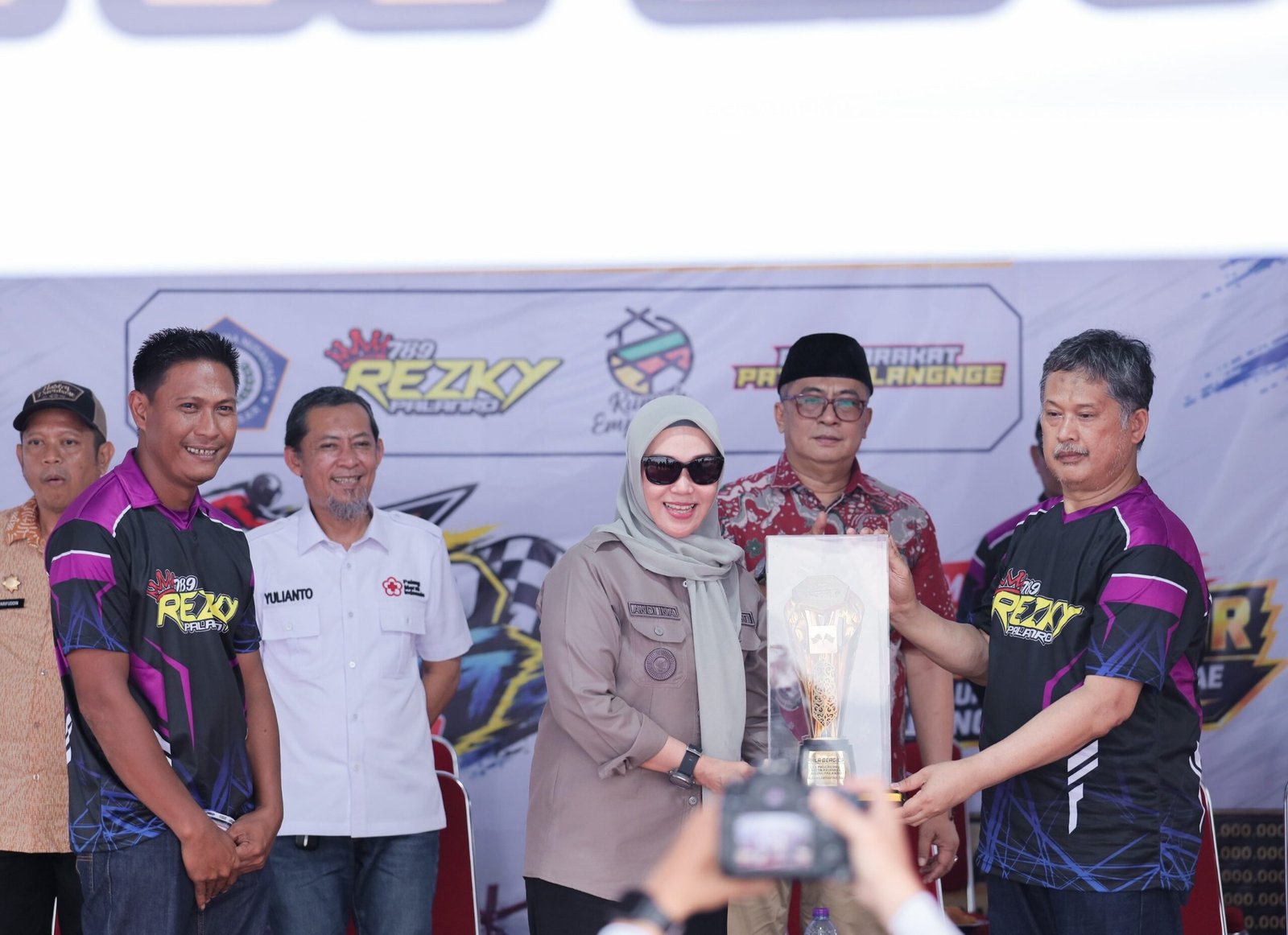 Bupati Barru Andi Ina Resmi Buka Palanro Katinting Race Tahun 2026