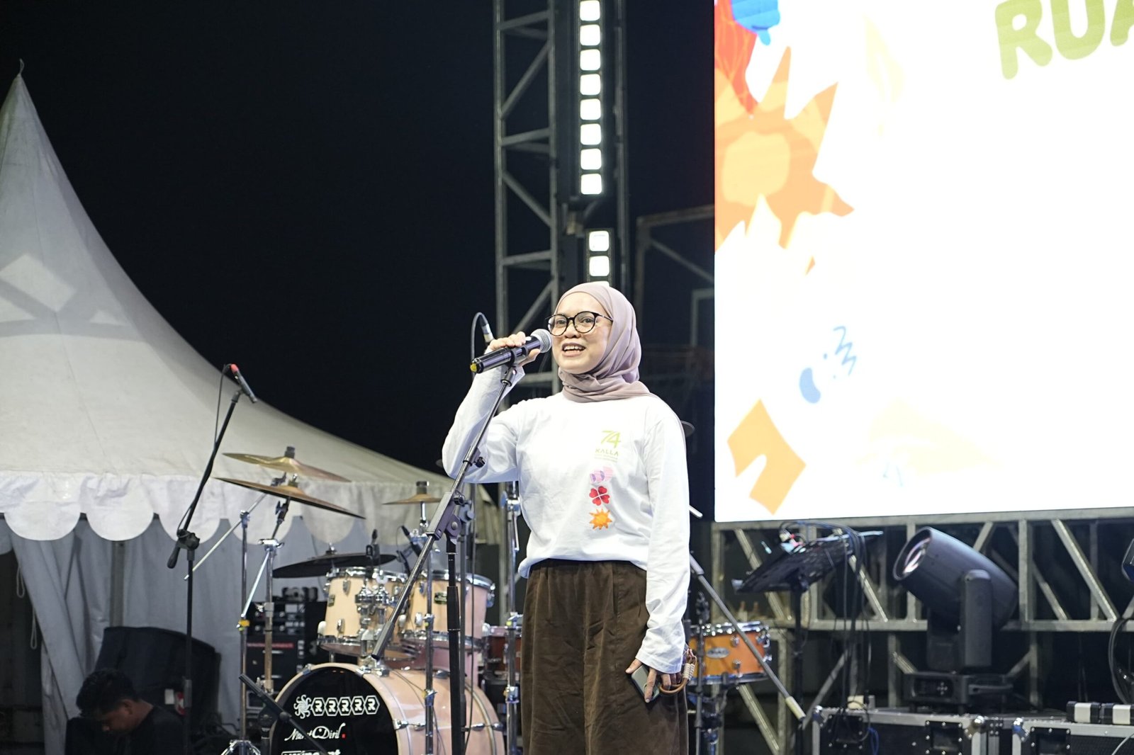 Family Gathering 74 Tahun Kalla Group, di Rooftop Garden Nipah Park.