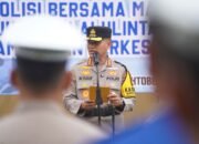 Kapolresta Gowa Kombes Pol Yusuf Usman saat memimpin Apel Gelar Pasukan Operasi Patuh 2026 di Kabupaten Gowa, Senin (26/10/2026).