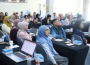 Peserta mengikuti kegiatan CDOB Excellence: Sosialisasi Regulasi Terbaru dan Penguatan Tata Kelola Obat di PBF yang digelar BBPOM di Makassar bersama GP Farmasi Sulawesi Selatan di Makassar, Jumat (23/10/2026), untuk memperkuat pemahaman dan kepatuhan pelaku usaha terhadap standar distribusi obat yang baik.