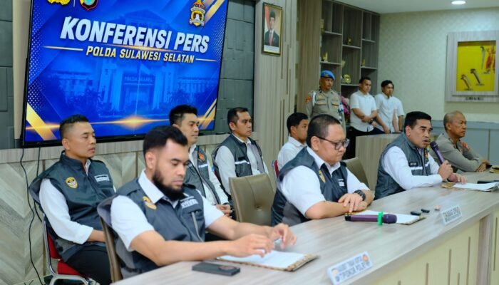 Kortastipidkor Polri Gelar Konferensi Pers Perkembangan Penyidikan Dugaan Korupsi Perizinan dan TPPU di Kabupaten Gowa